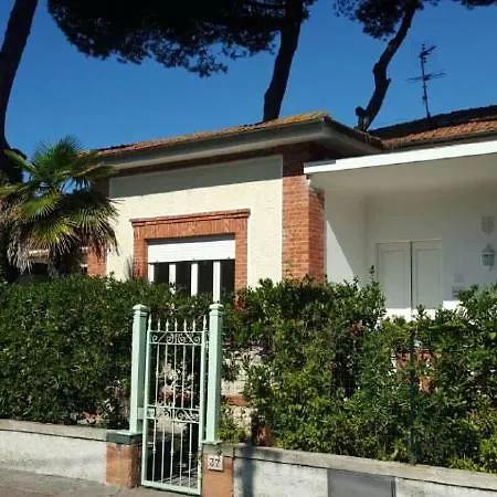 Villino Piera, 250 M Dal Mare Ferienhaus *