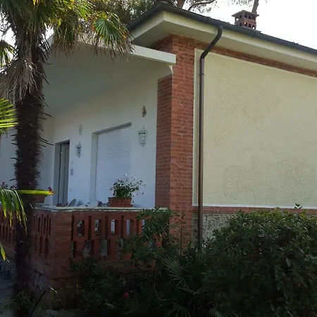 Villino Piera, 250 M Dal Mare * מרינה די פיאטרסנטה