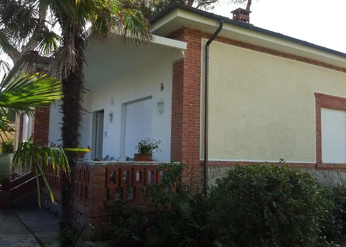 Villino Piera, 250 M Dal Mare * מרינה די פיאטרסנטה